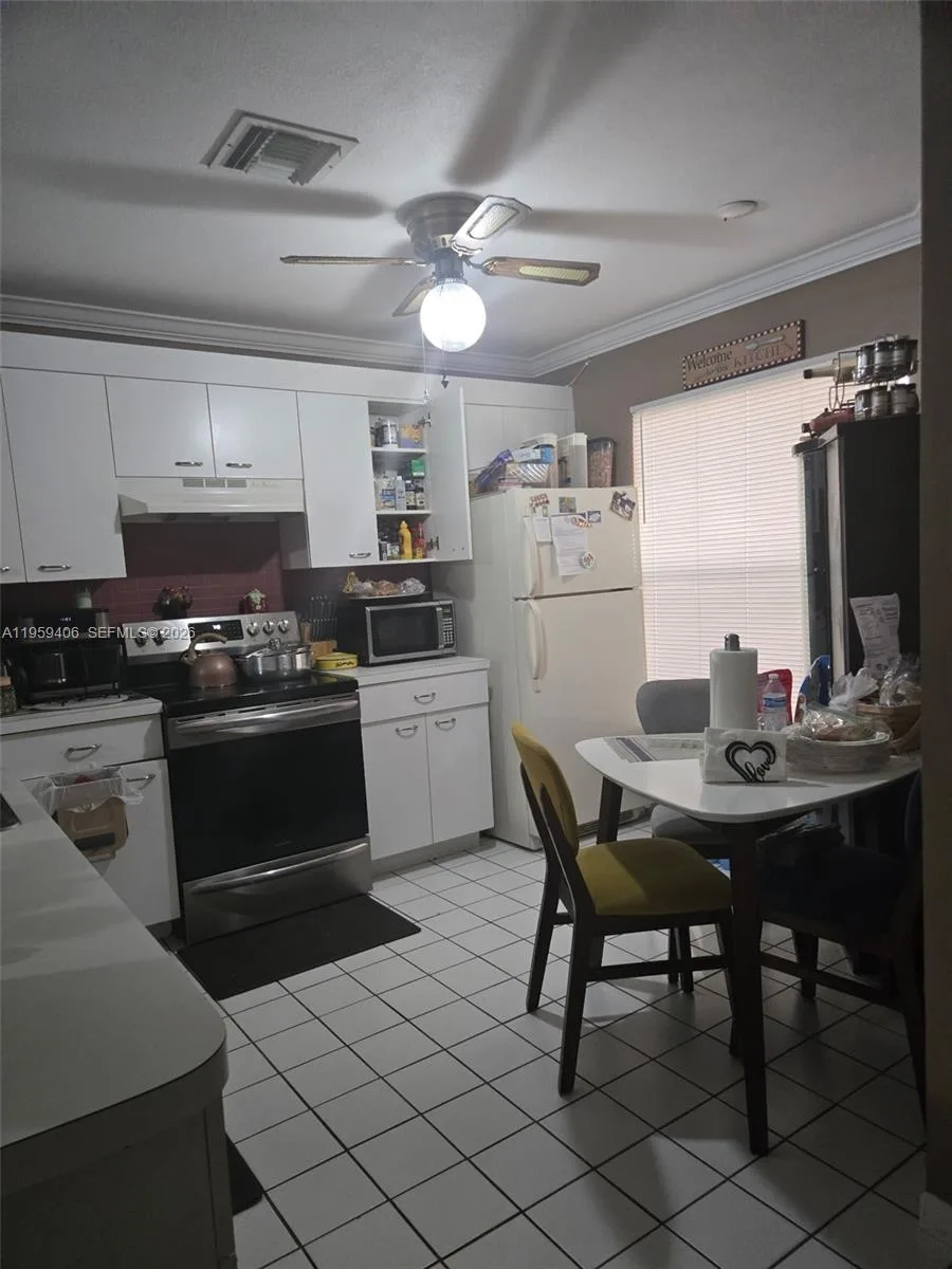 4925 W Lakes Dr, Deerfield Beach, FL 33442 photo 5