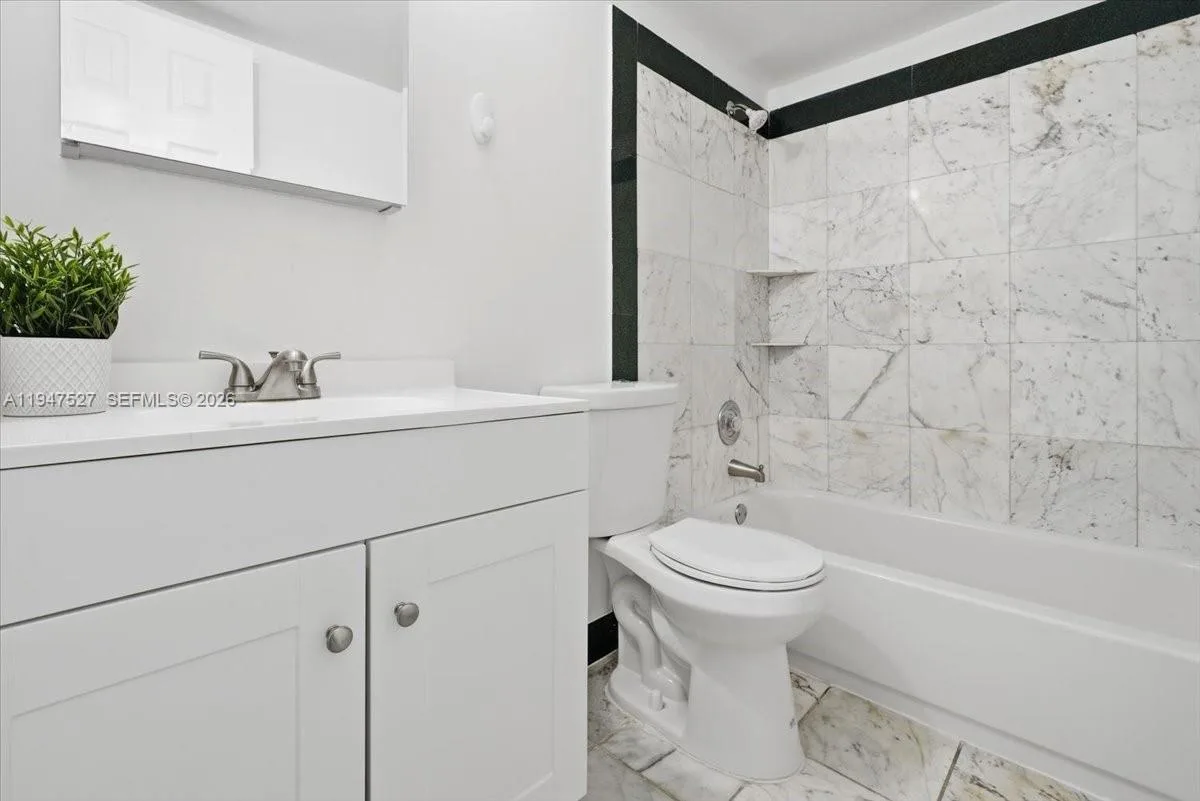 6960 Miami Gardens Dr # 2-124, Hialeah, FL 33015 photo 11