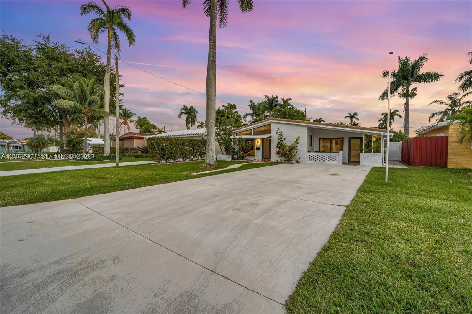 1514 Liberty St, Hollywood, FL 33020 photo 2