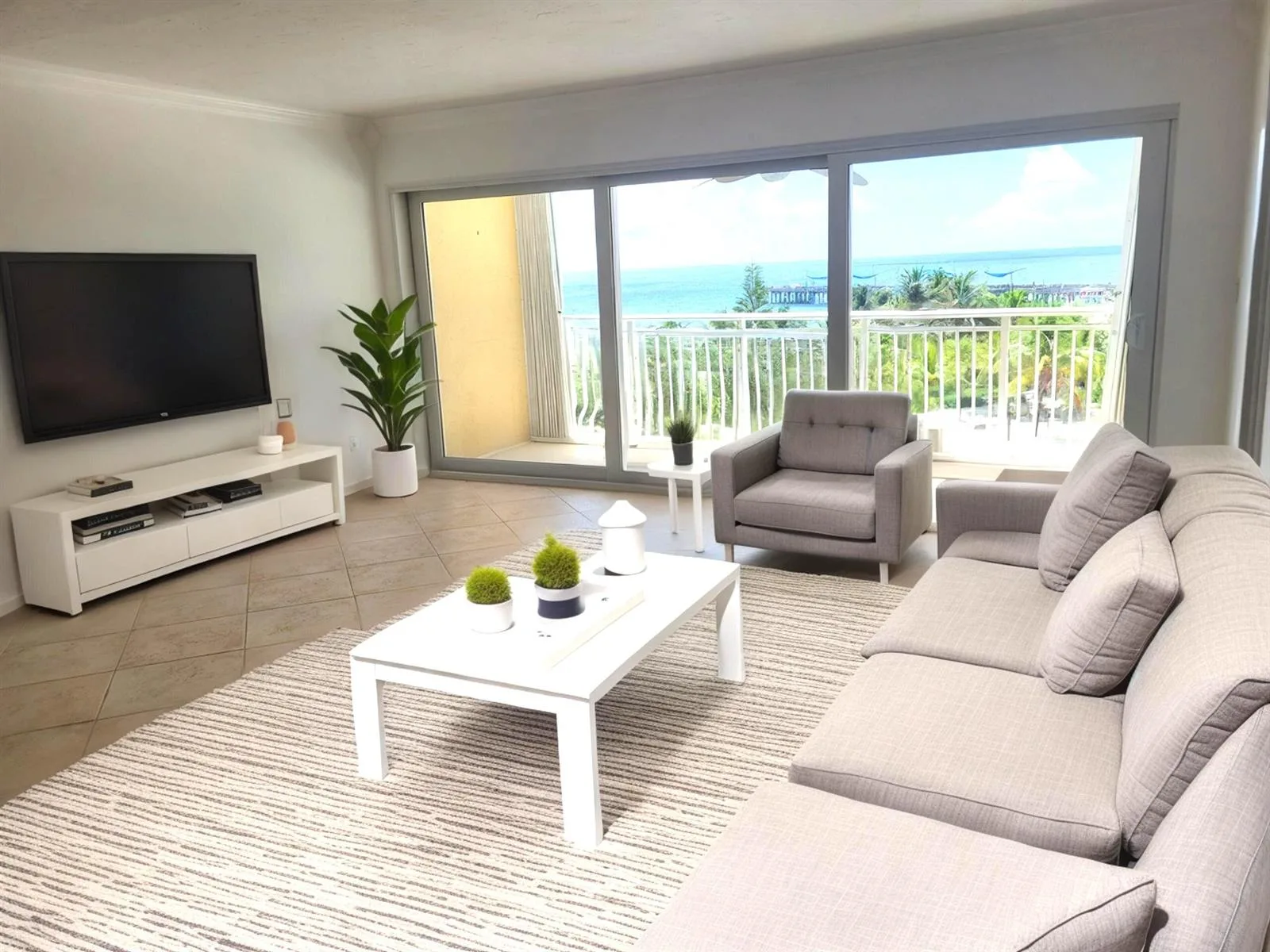 328 N OCEAN Boulevard # 607, Pompano Beach, FL 33062