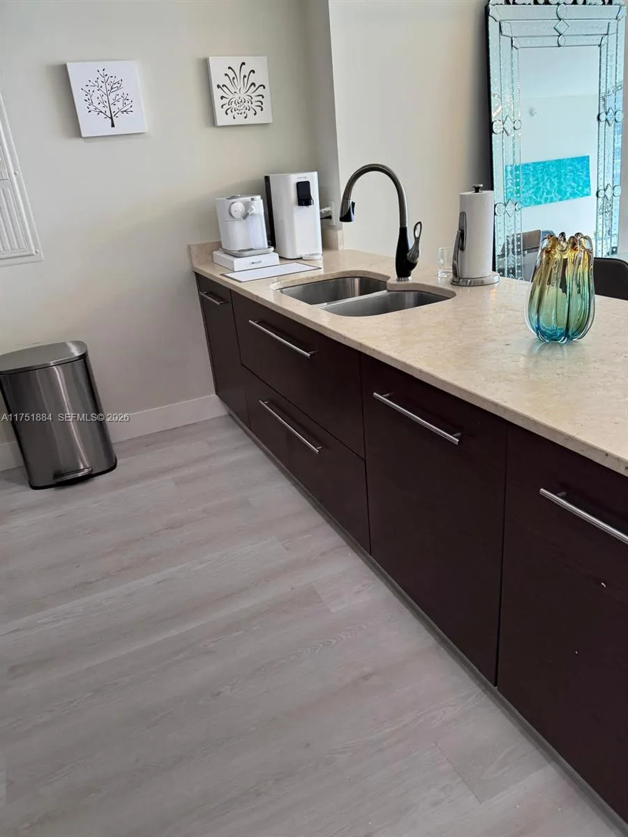 465 Brickell Ave # 2405, Miami, FL 33131 photo 11
