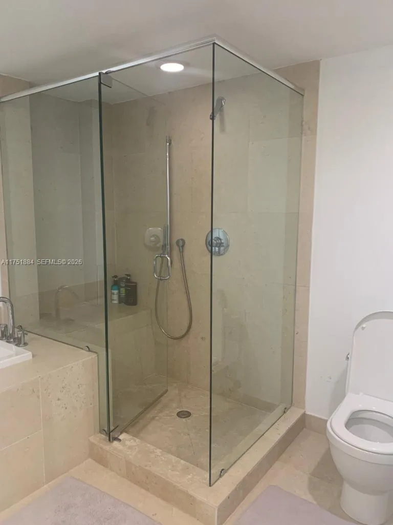 465 Brickell Ave # 2405, Miami, FL 33131 photo 8