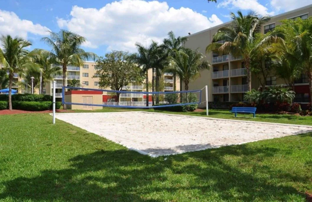 18335 NW 68 Avenue # 323A, Hialeah, FL 33015 photo 12
