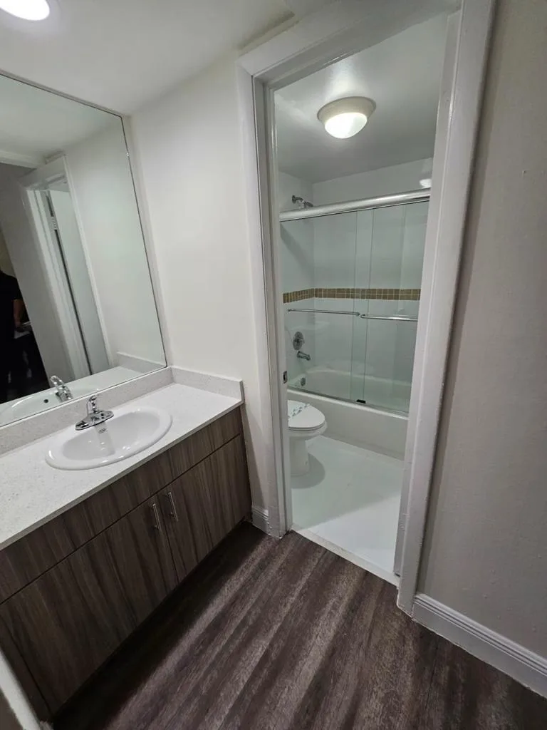 18335 NW 68 Avenue # 323A, Hialeah, FL 33015 photo 4