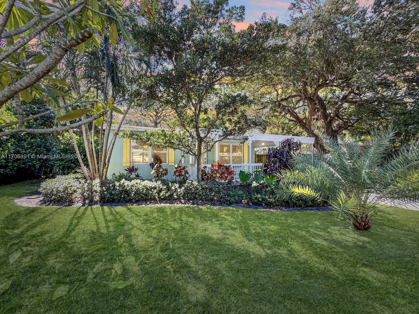 1820 SW 11th Ct, Fort Lauderdale, FL 33312 photo 2