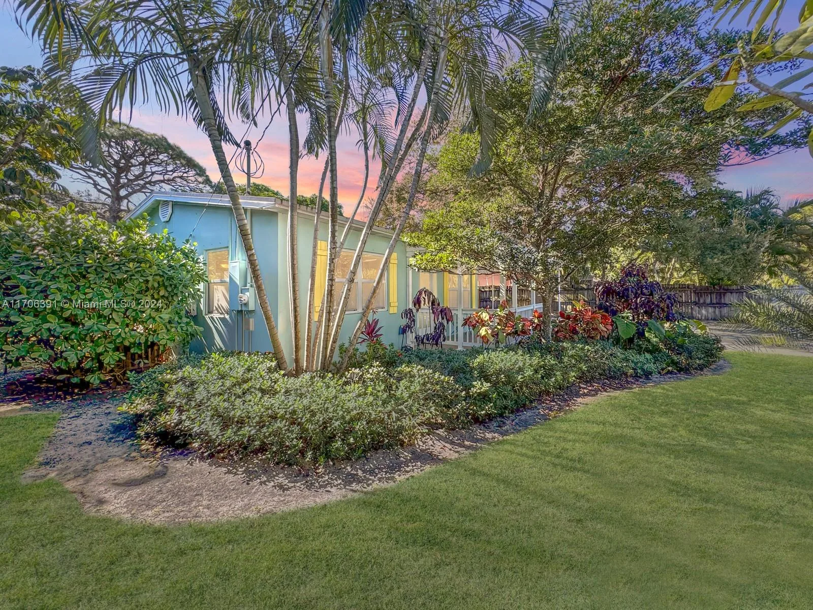 1820 SW 11th Ct, Fort Lauderdale, FL 33312 photo 3