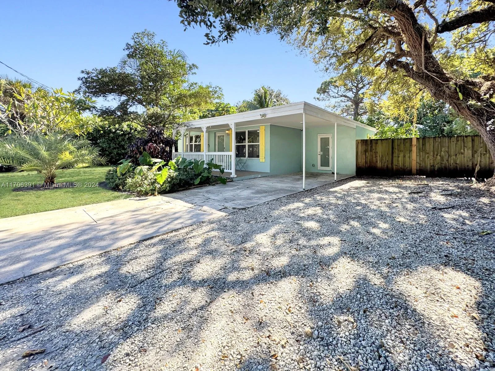 1820 SW 11th Ct, Fort Lauderdale, FL 33312 photo 4