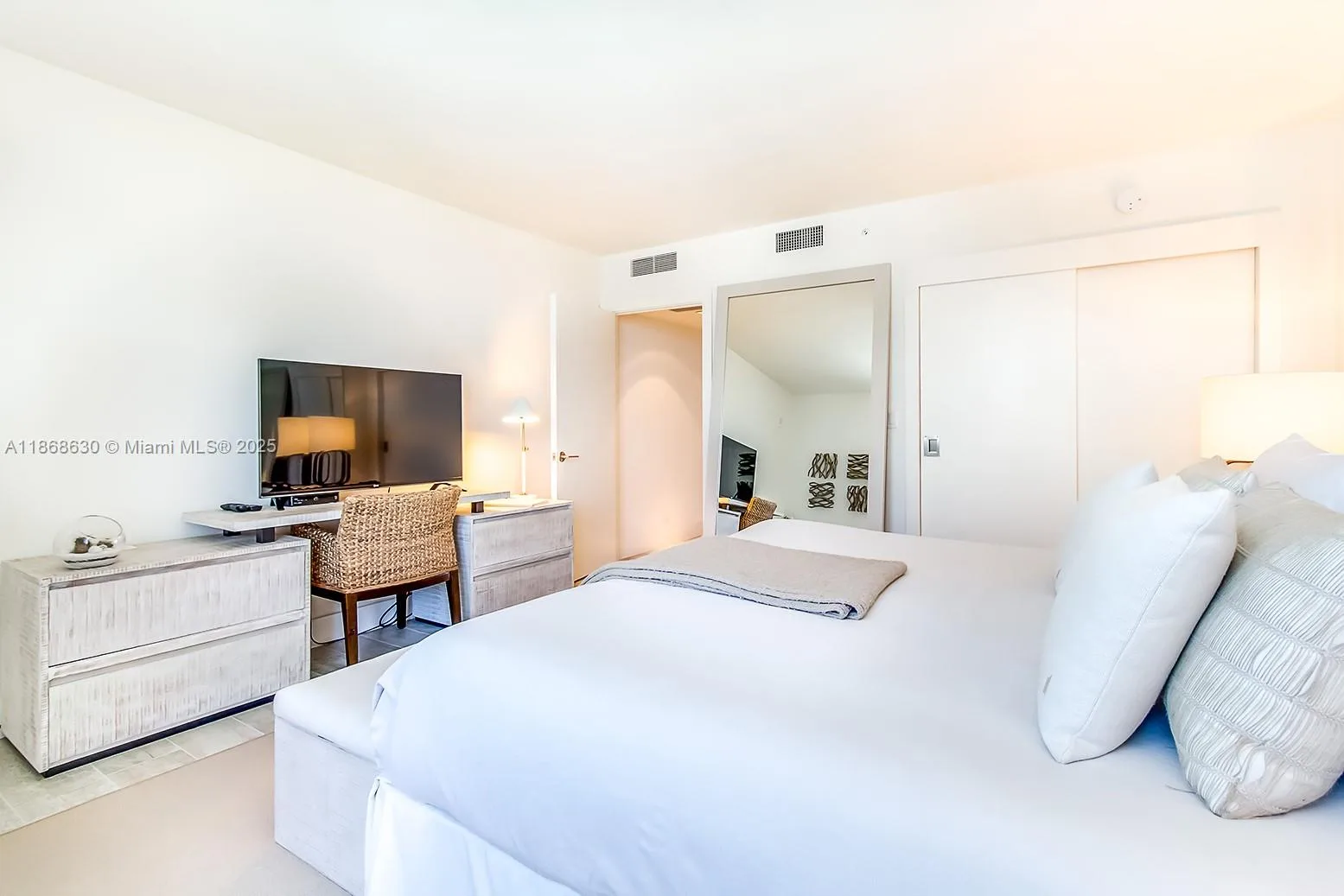 102 24th St # 1016, Miami Beach, FL 33139 photo 11