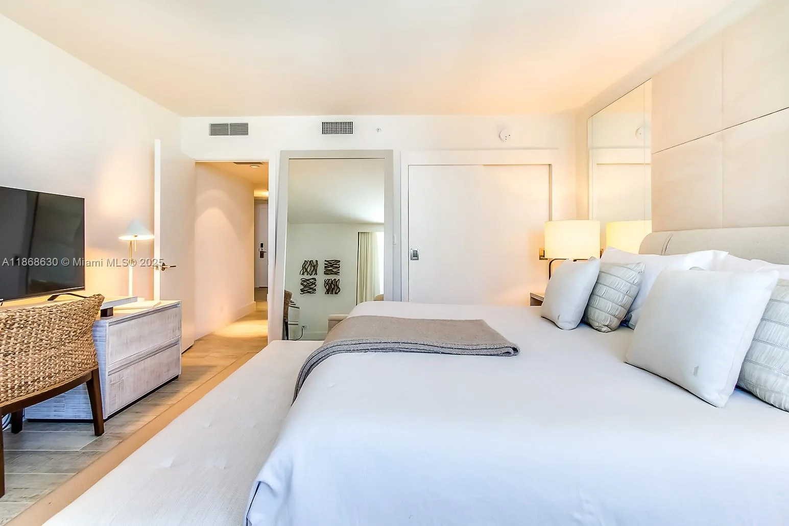102 24th St # 1016, Miami Beach, FL 33139 photo 12