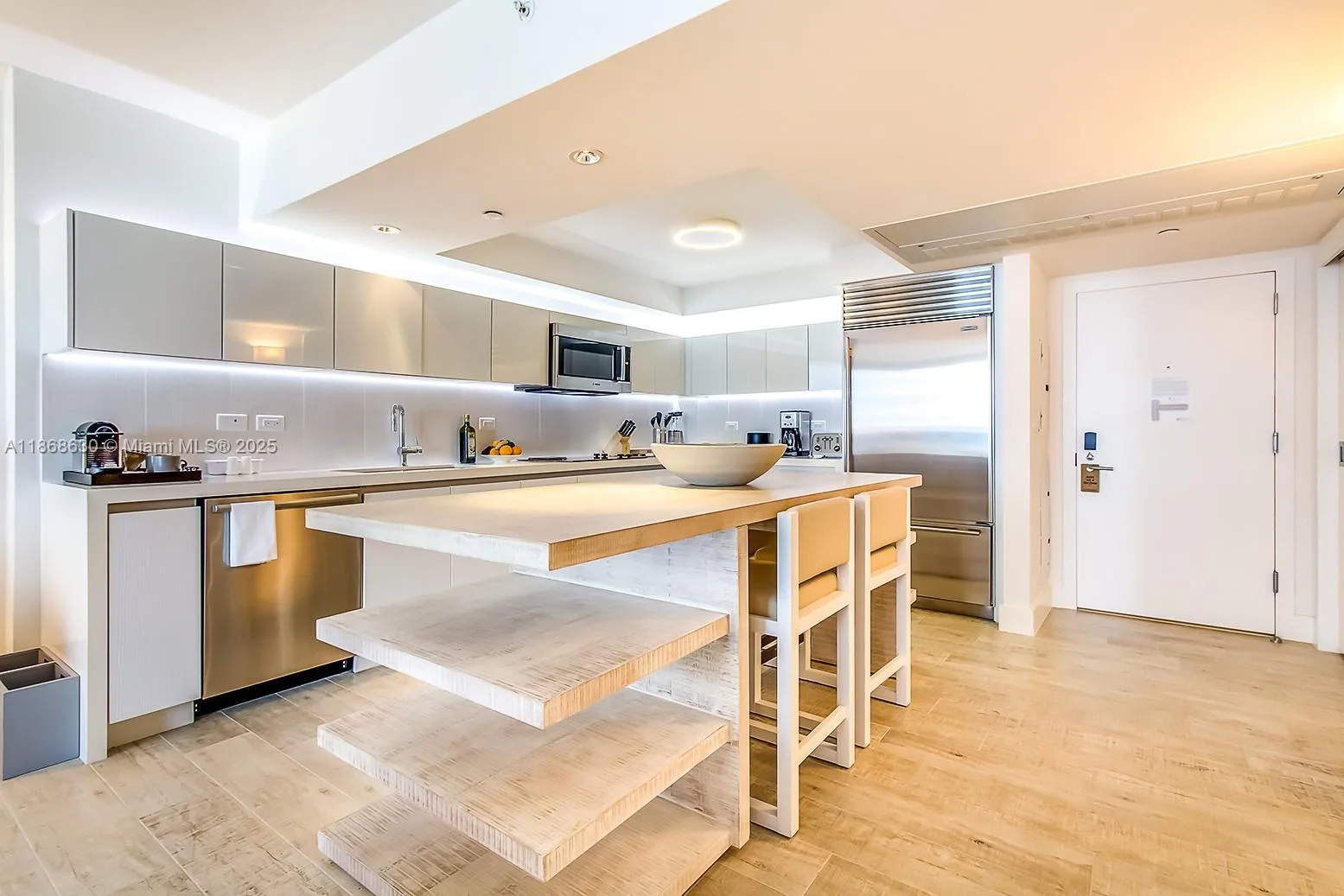 102 24th St # 1016, Miami Beach, FL 33139 photo 9