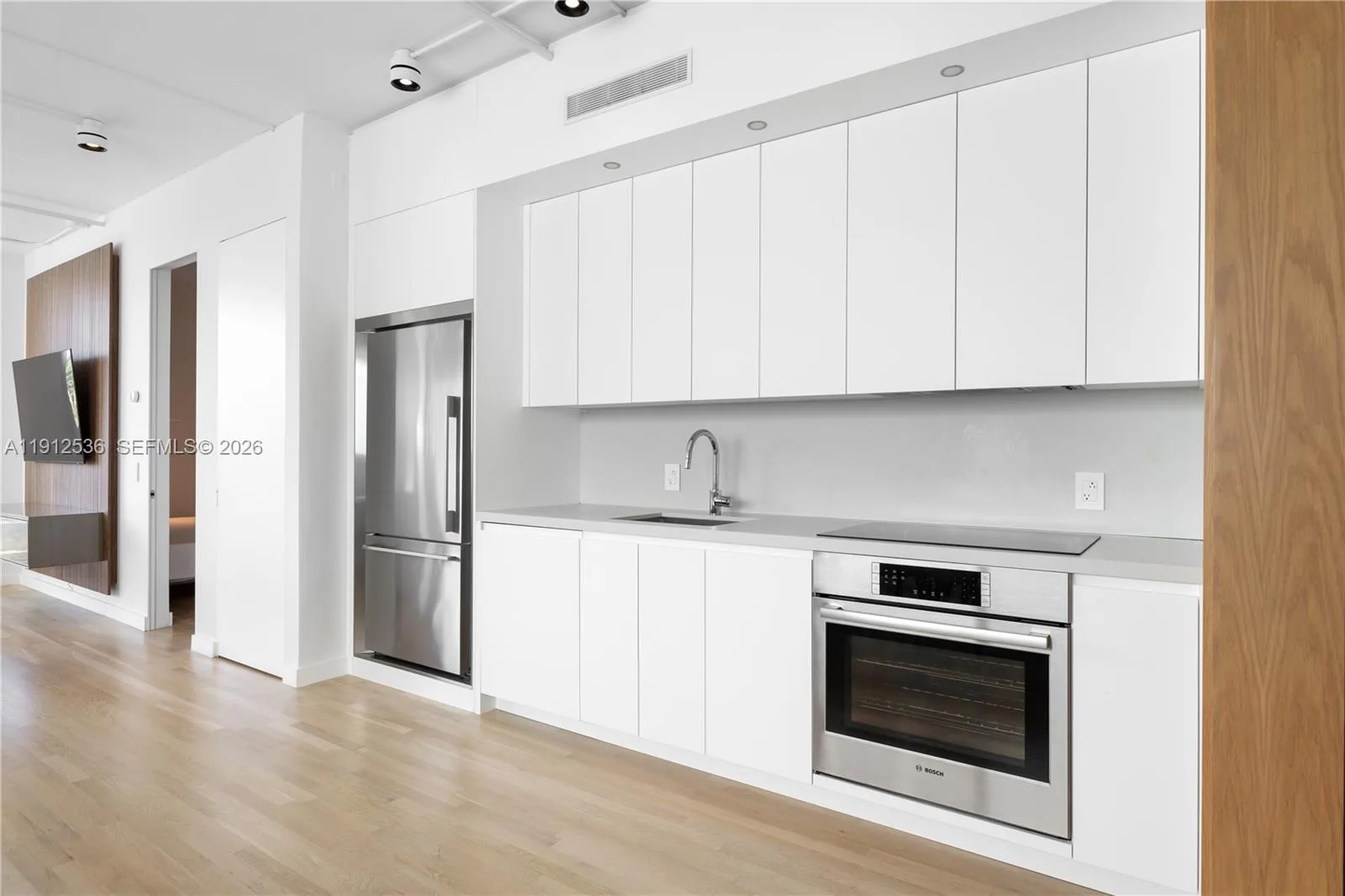 1700 Meridian Ave # 406, Miami Beach, FL 33139 photo 2