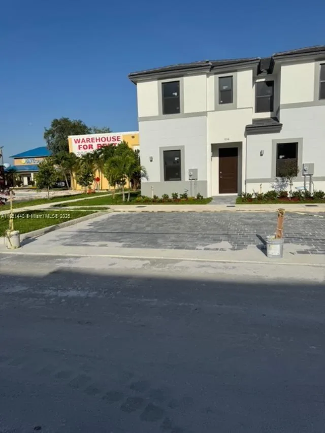 1037 NW 1 ave, Florida City, FL 33034 photo 2