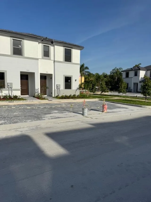 1037 NW 1 ave, Florida City, FL 33034 photo 3
