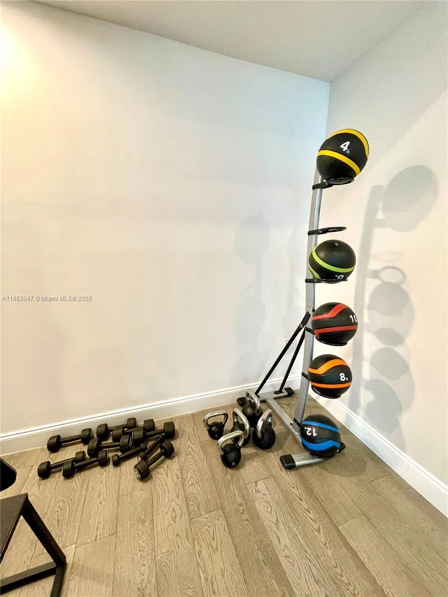 300 S Biscayne Blvd # T-1803, Miami, FL 33131 photo 3