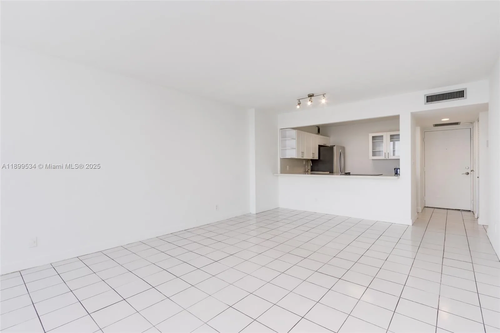 100 Bayview Dr # 1102, Sunny Isles Beach, FL 33160 photo 13