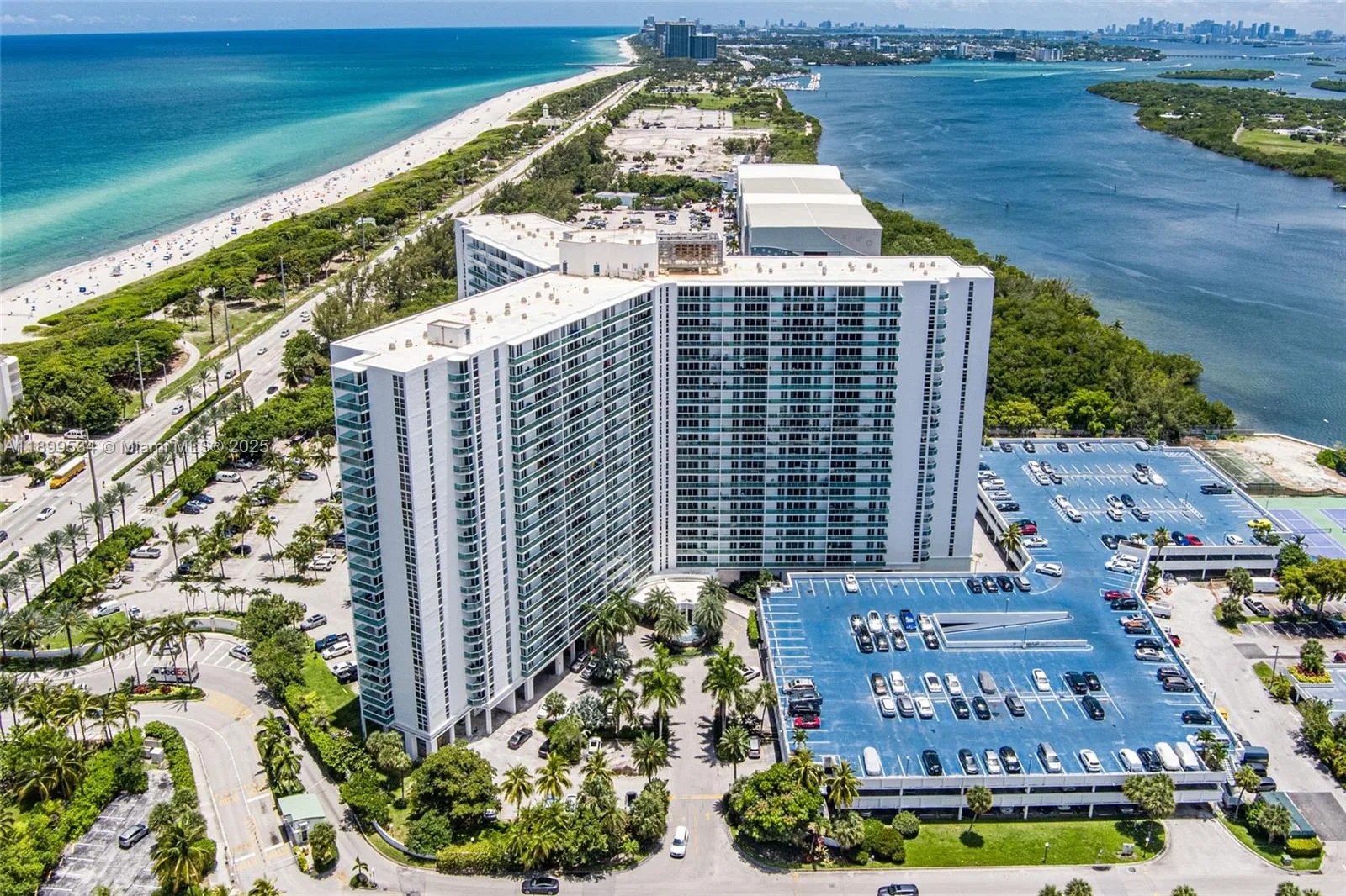 100 Bayview Dr # 1102, Sunny Isles Beach, FL 33160 photo 5