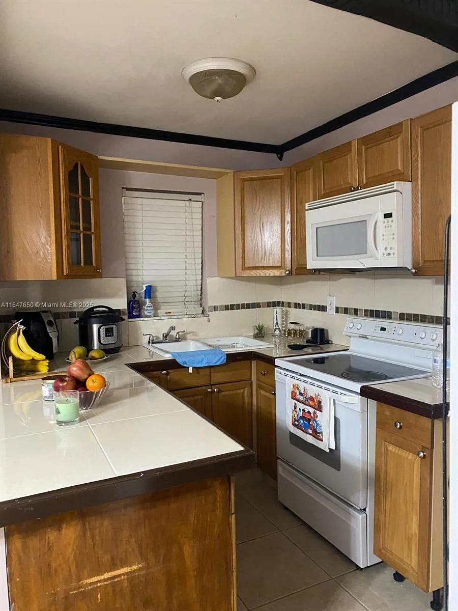 4050 NW 135th St # 20-1, Opa-Locka, FL 33054 photo 7