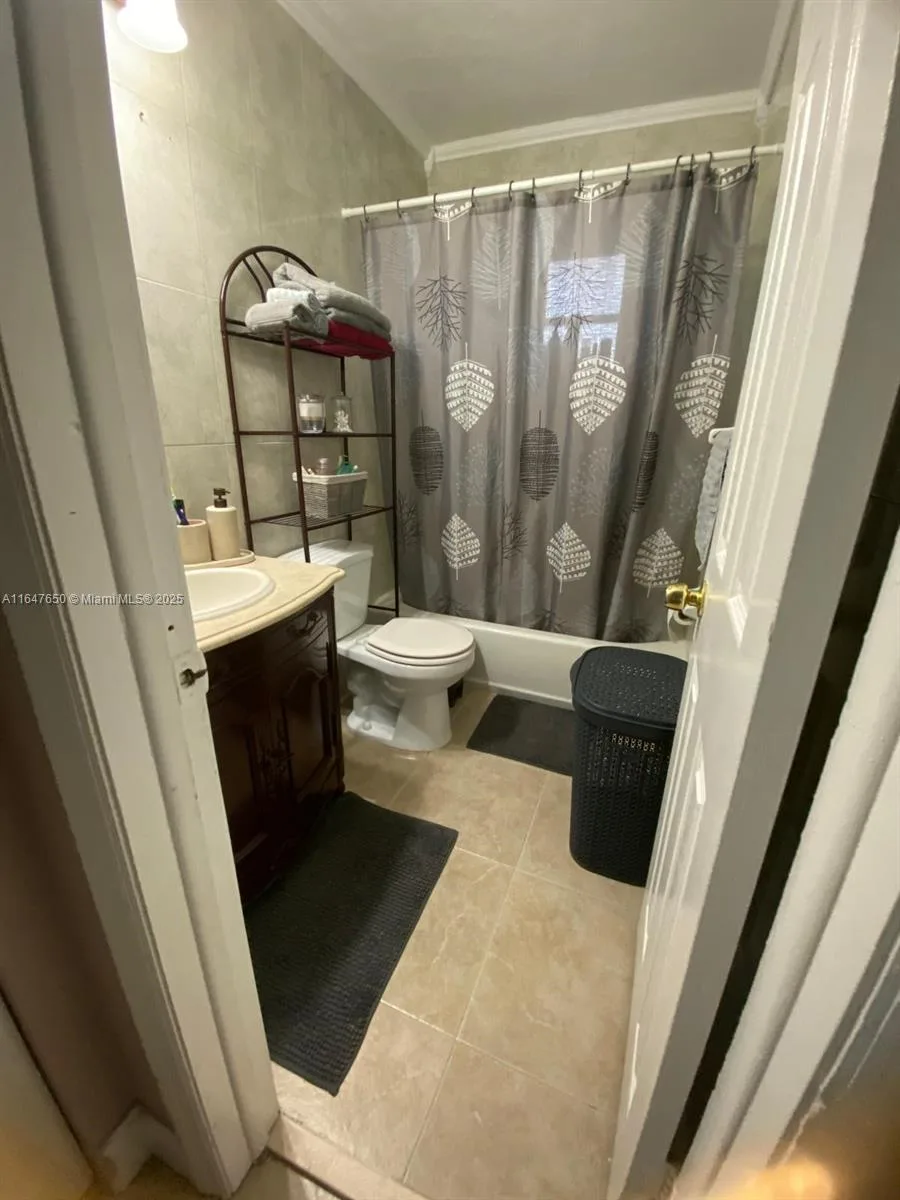 4050 NW 135th St # 20-1, Opa-Locka, FL 33054 photo 9