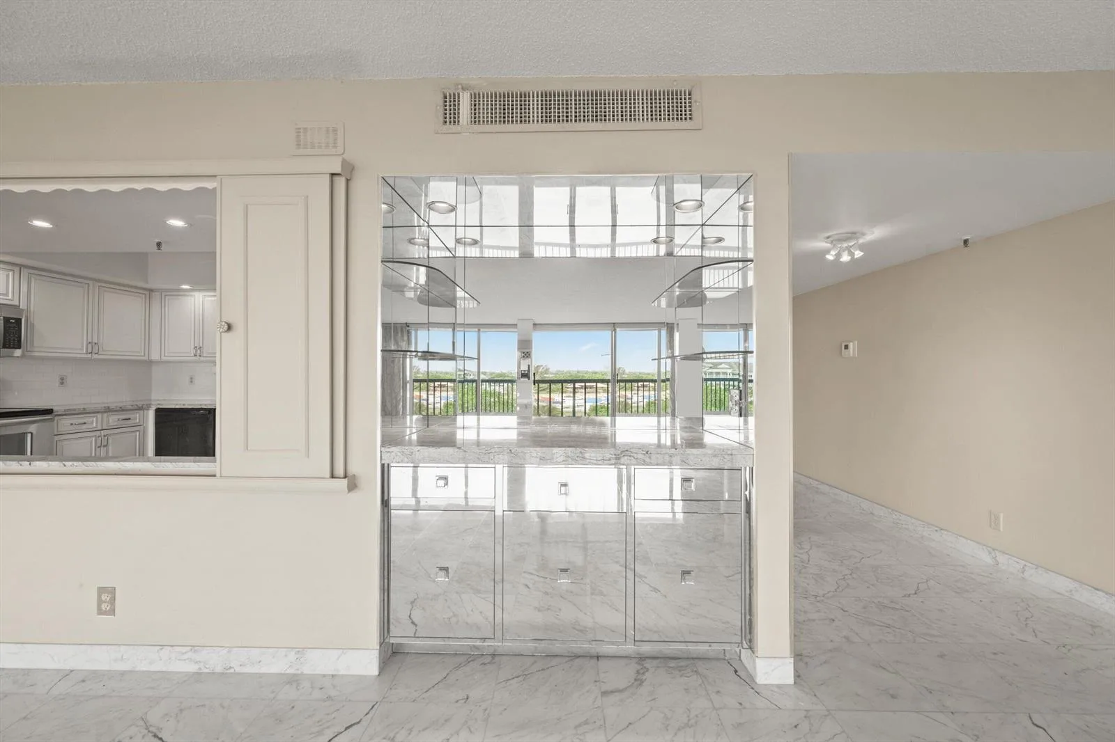 2480 Presidential Way # 704, West Palm Beach, FL 33401 photo 11