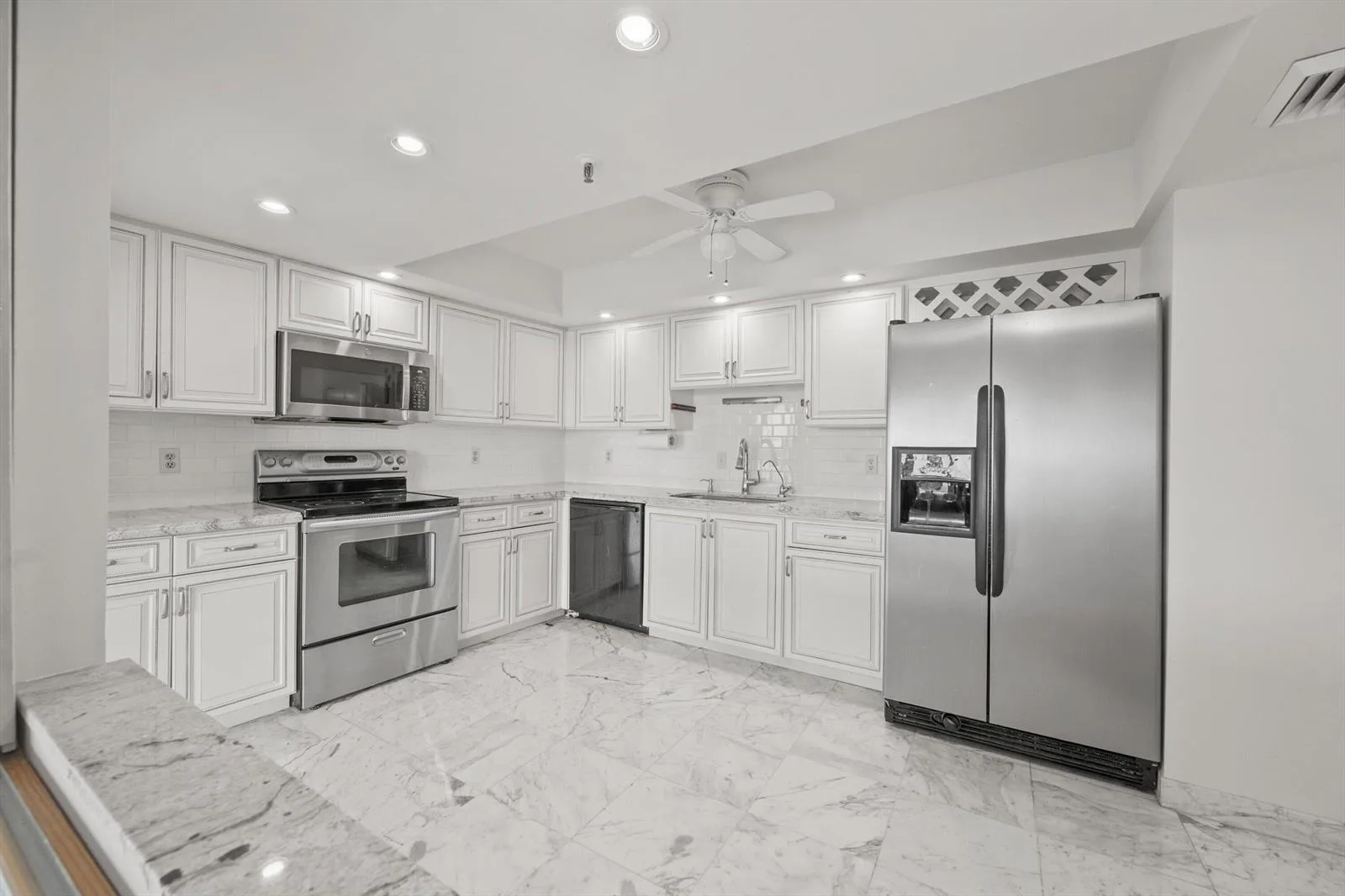 2480 Presidential Way # 704, West Palm Beach, FL 33401 photo 12