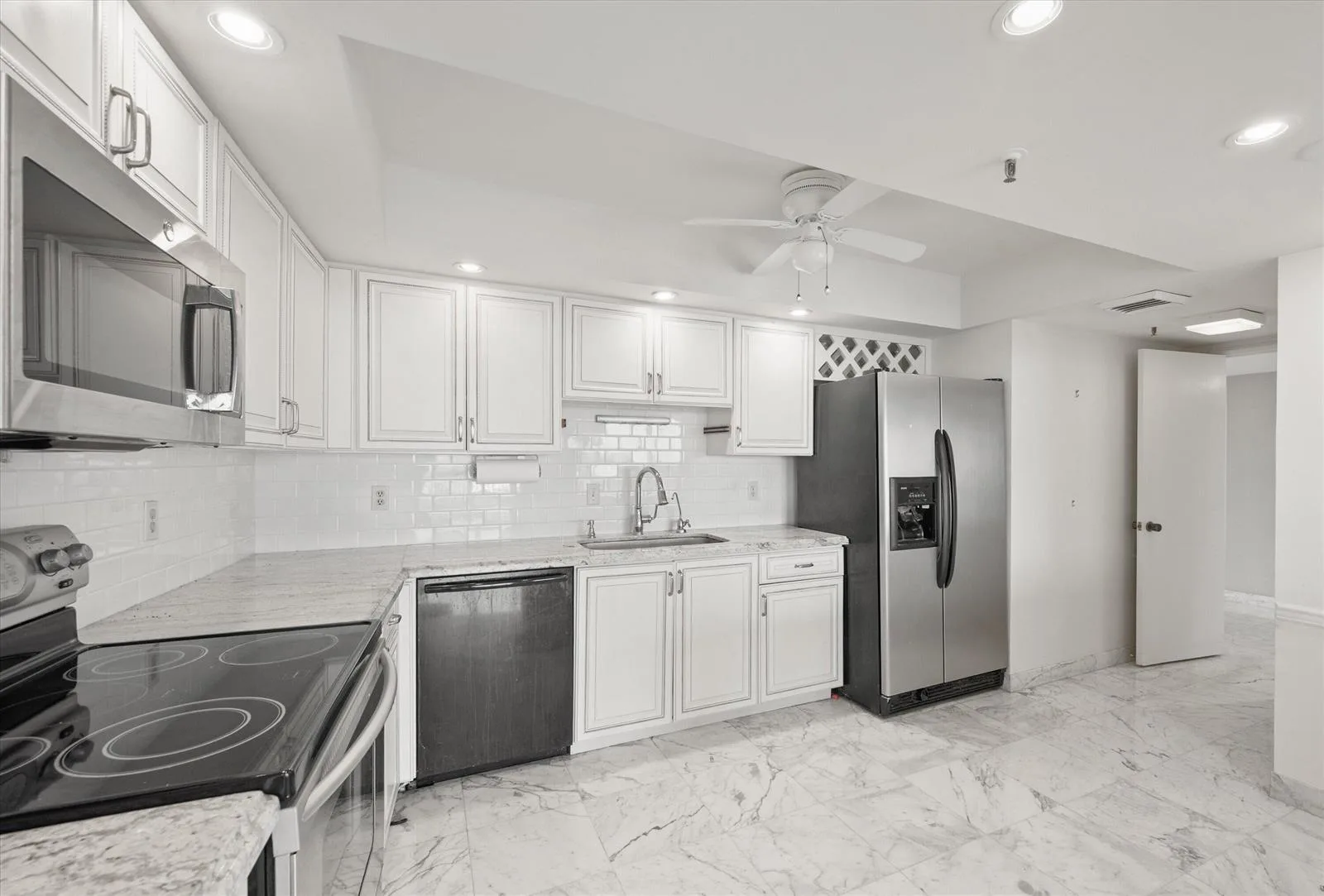 2480 Presidential Way # 704, West Palm Beach, FL 33401 photo 13