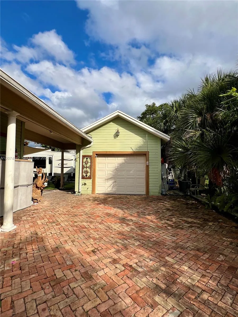 400 NE 3rd St, Pompano Beach, FL 33060 photo 7