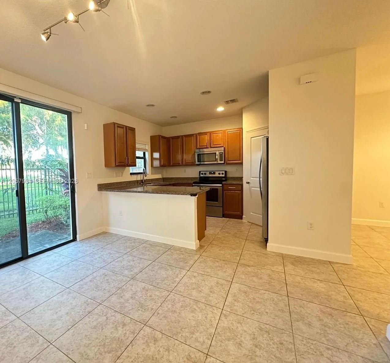317 NE 194th Ln # 317, Miami, FL 33179 photo 5