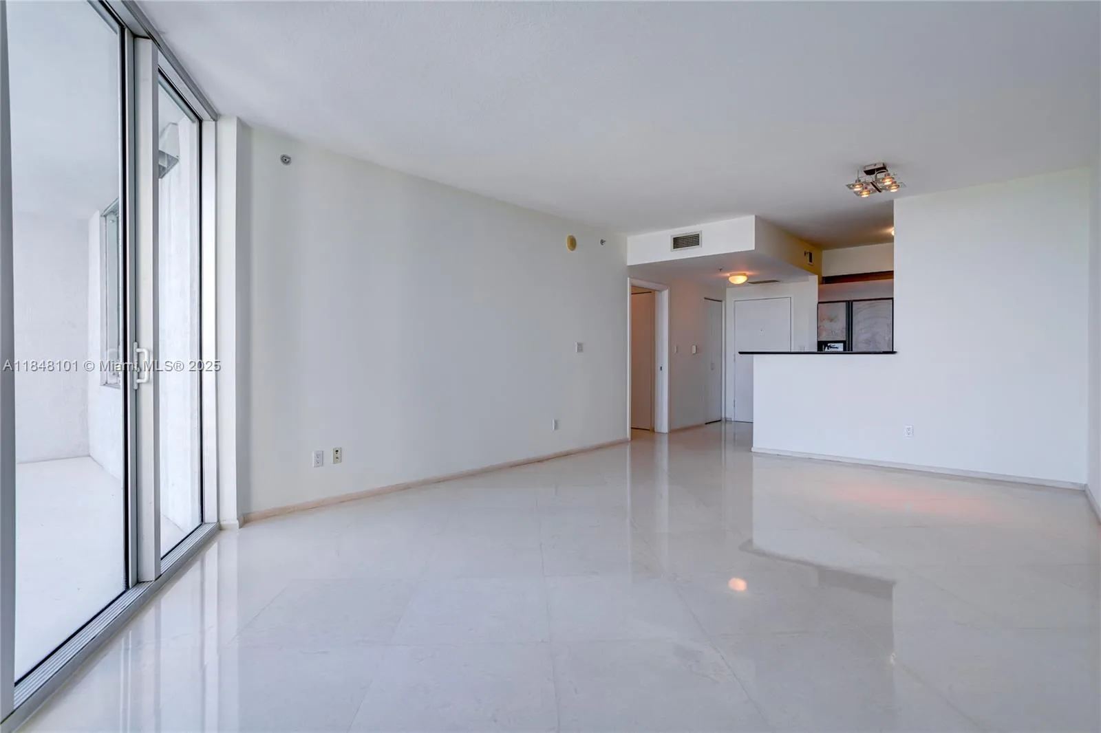 325 S Biscayne Blvd # 2418, Miami, FL 33131 photo 6