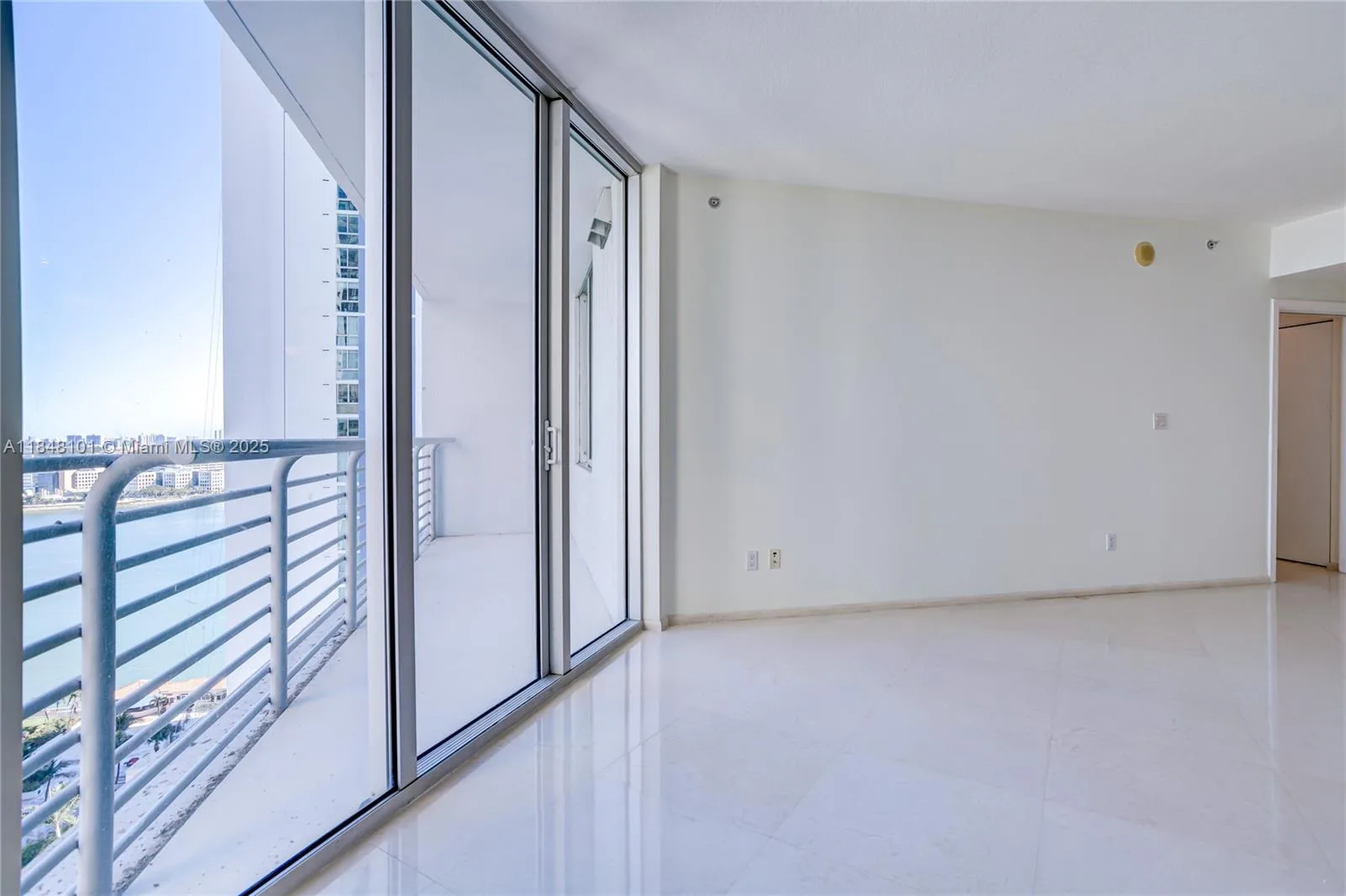 325 S Biscayne Blvd # 2418, Miami, FL 33131 photo 7