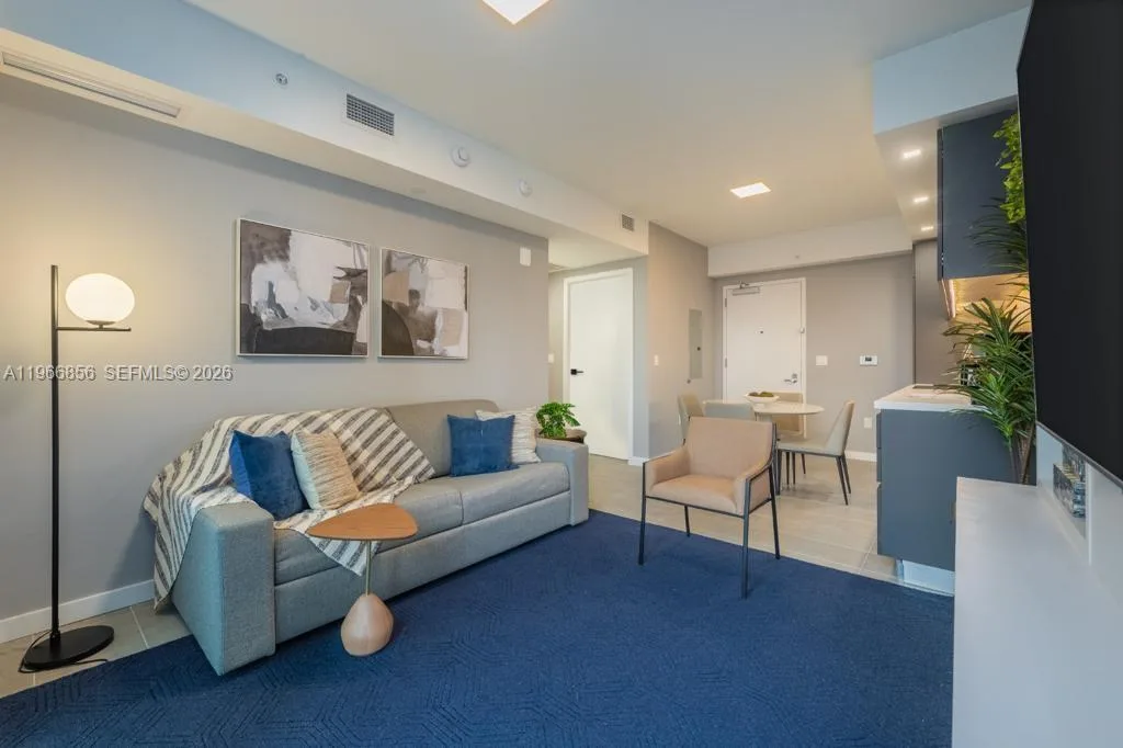 227 NE 2nd St # 1905, Miami, FL 33132