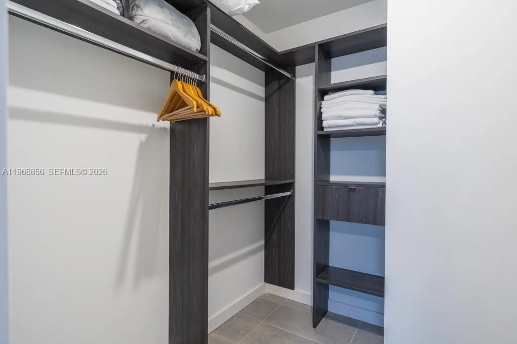 227 NE 2nd St # 1905, Miami, FL 33132 photo 9