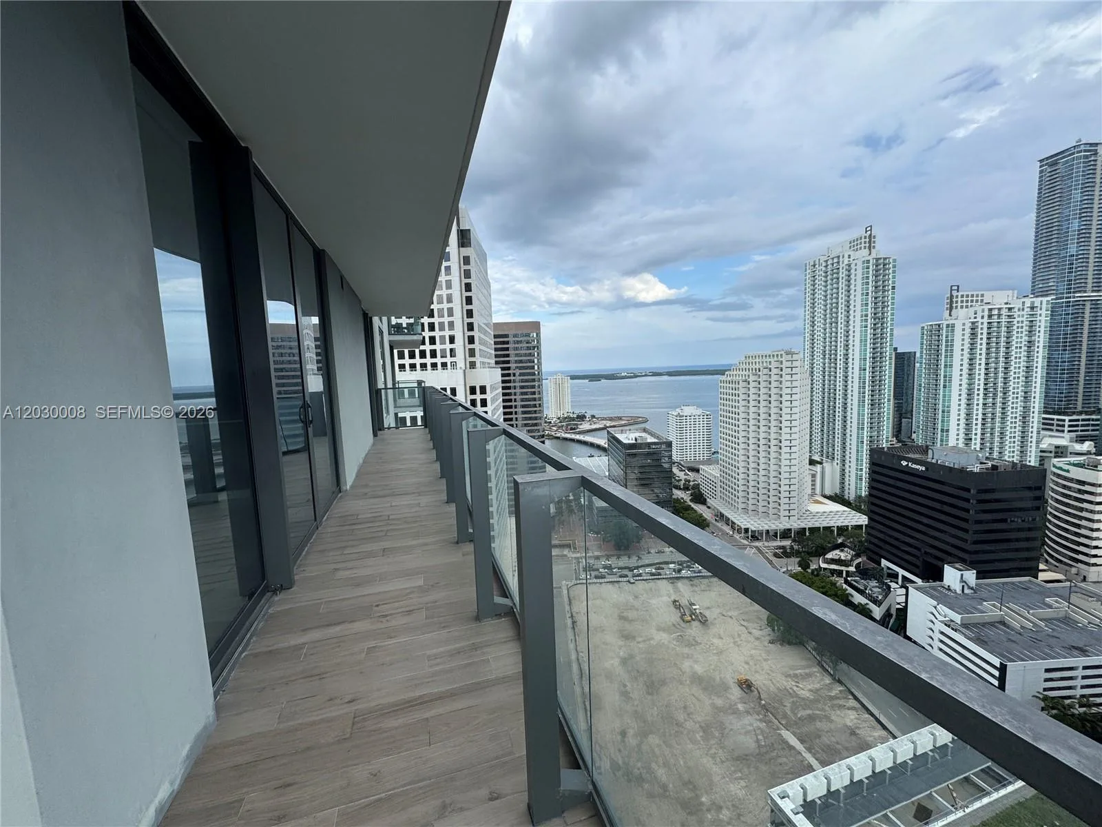 68 SE 6th St # 3002, Miami, FL 33131