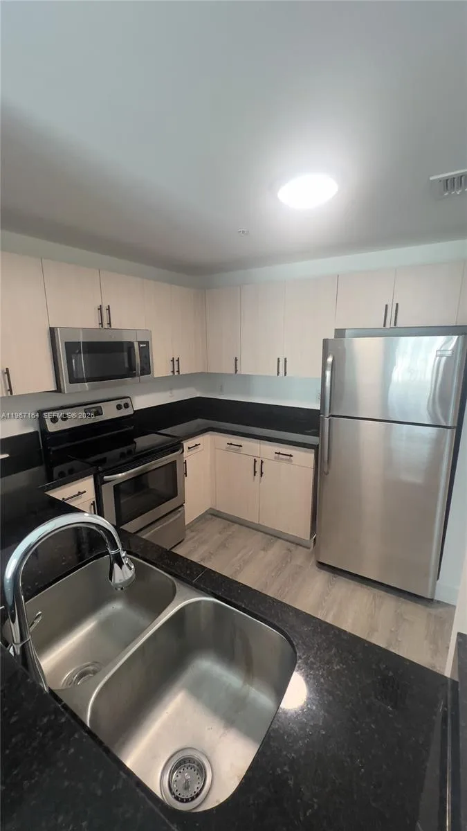 50 Menores Ave # 512, Coral Gables, FL 33134 photo 3