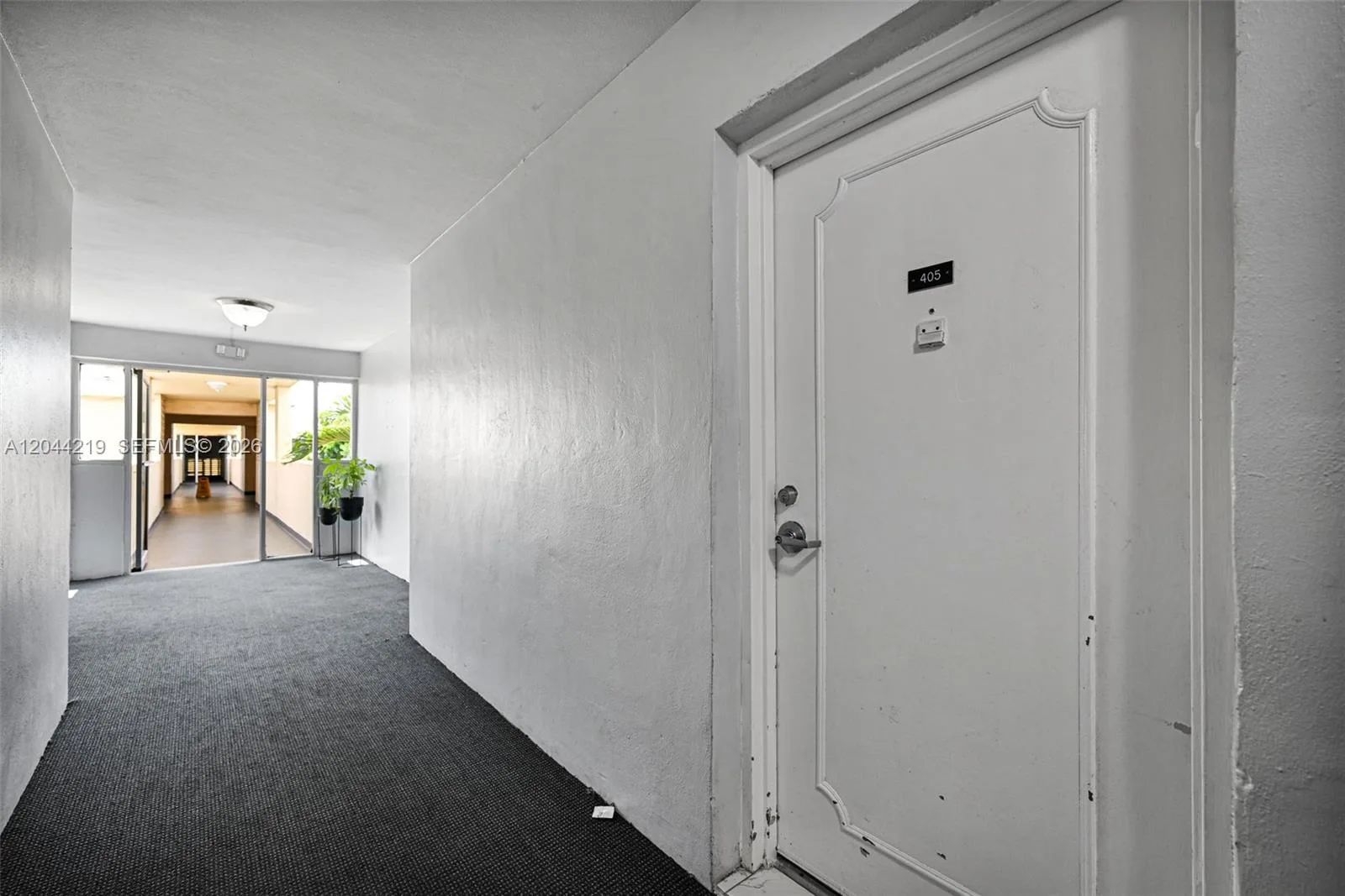 942 NE 199th St # 4E, Miami, FL 33179 photo 3