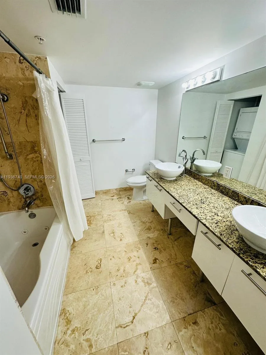 41 SE 5th St # 1512, Miami, FL 33131 photo 11