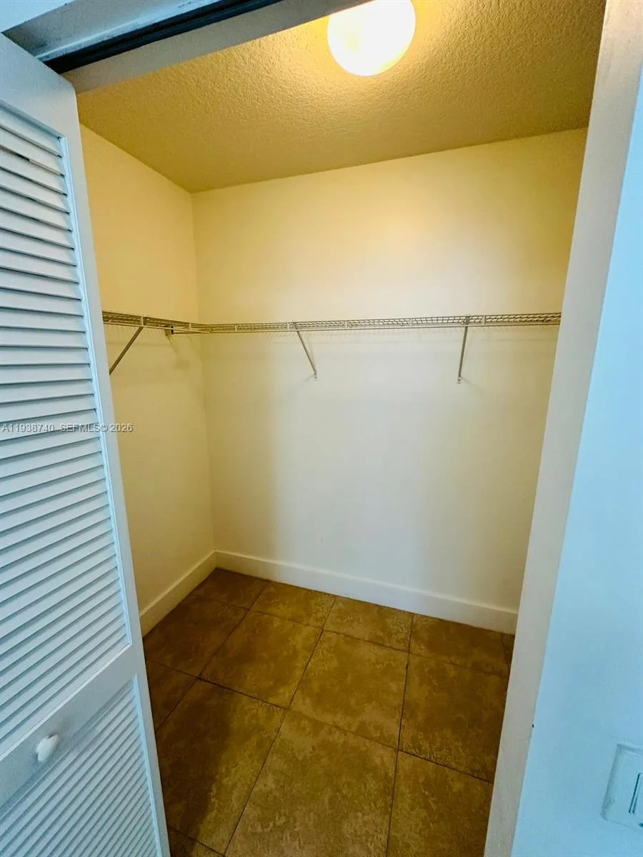 41 SE 5th St # 1512, Miami, FL 33131 photo 13