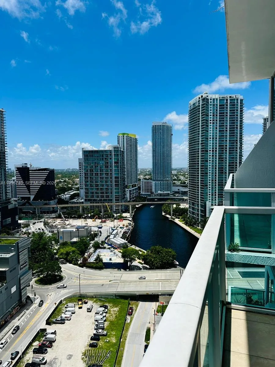 41 SE 5th St # 1512, Miami, FL 33131 photo 5