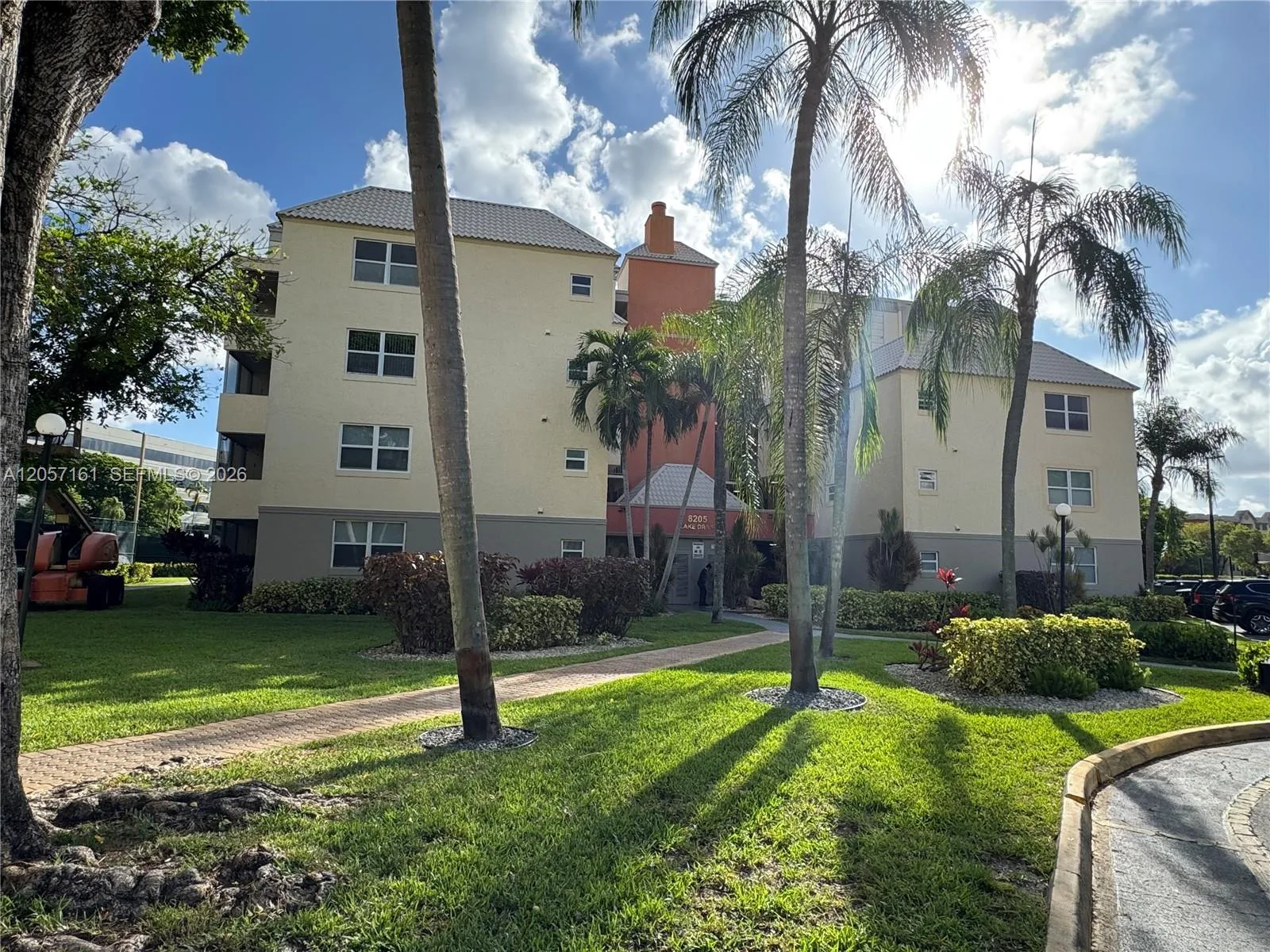 8205 Lake Dr # 401, Doral, FL 33166