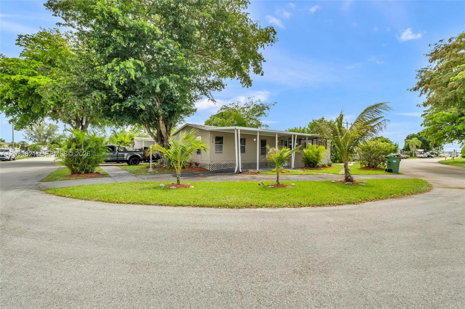 710 NW 217th Way, Pembroke Pines, FL 33029