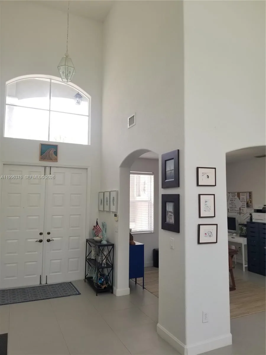 4719 NW 96th Pl, Doral, FL 33178 photo 2