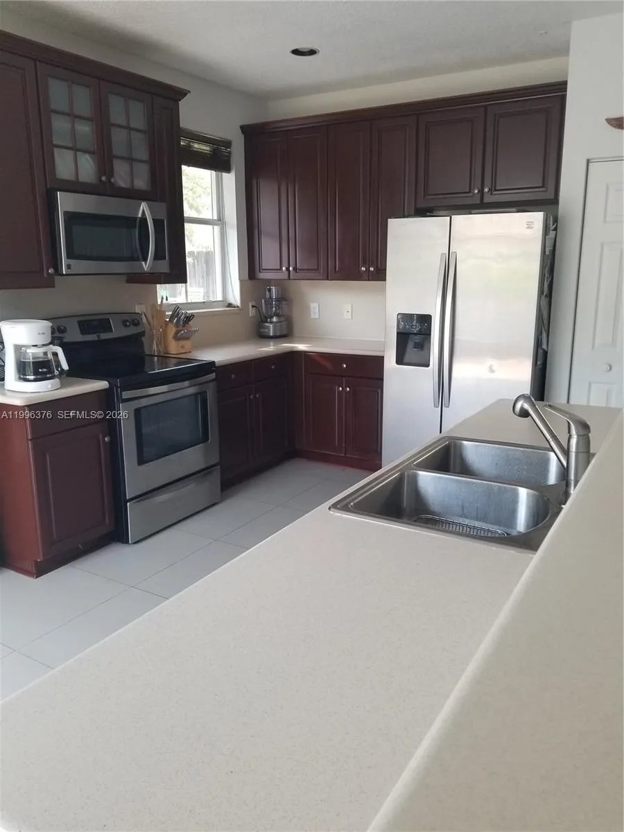 4719 NW 96th Pl, Doral, FL 33178 photo 3
