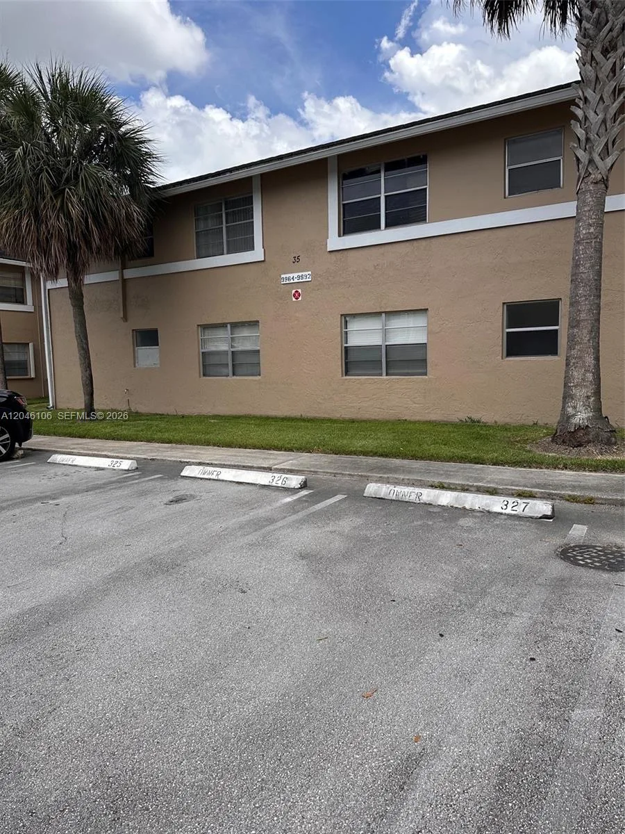 9976 Twin Lakes Dr # 35-E, Coral Springs, FL 33071 photo 3