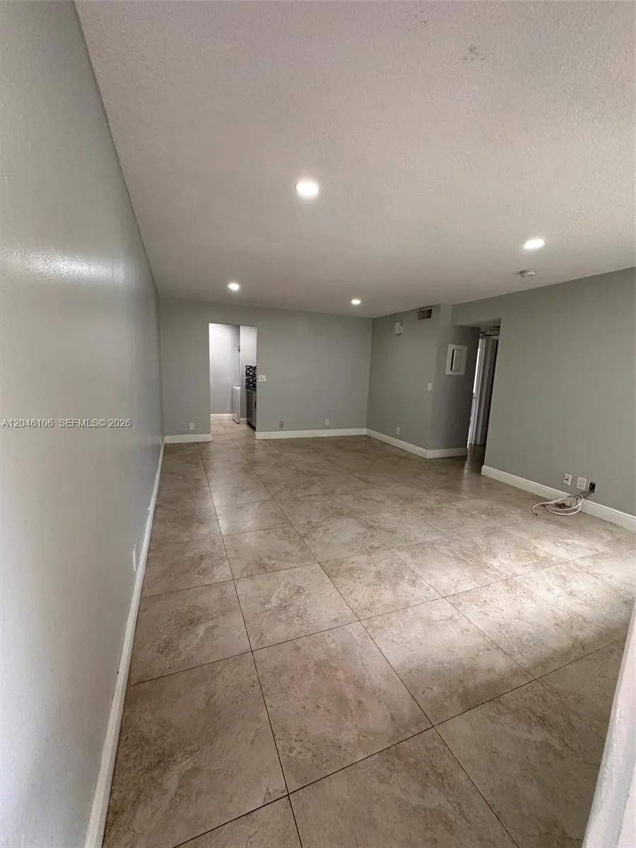 9976 Twin Lakes Dr # 35-E, Coral Springs, FL 33071 photo 5