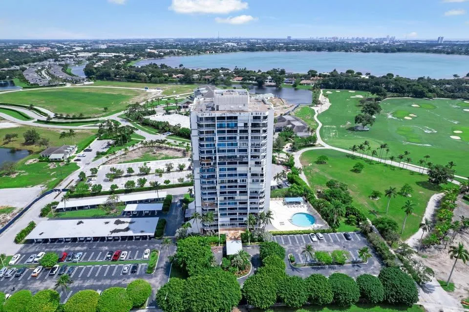2400 Presidential Way # 1206, West Palm Beach, FL 33401