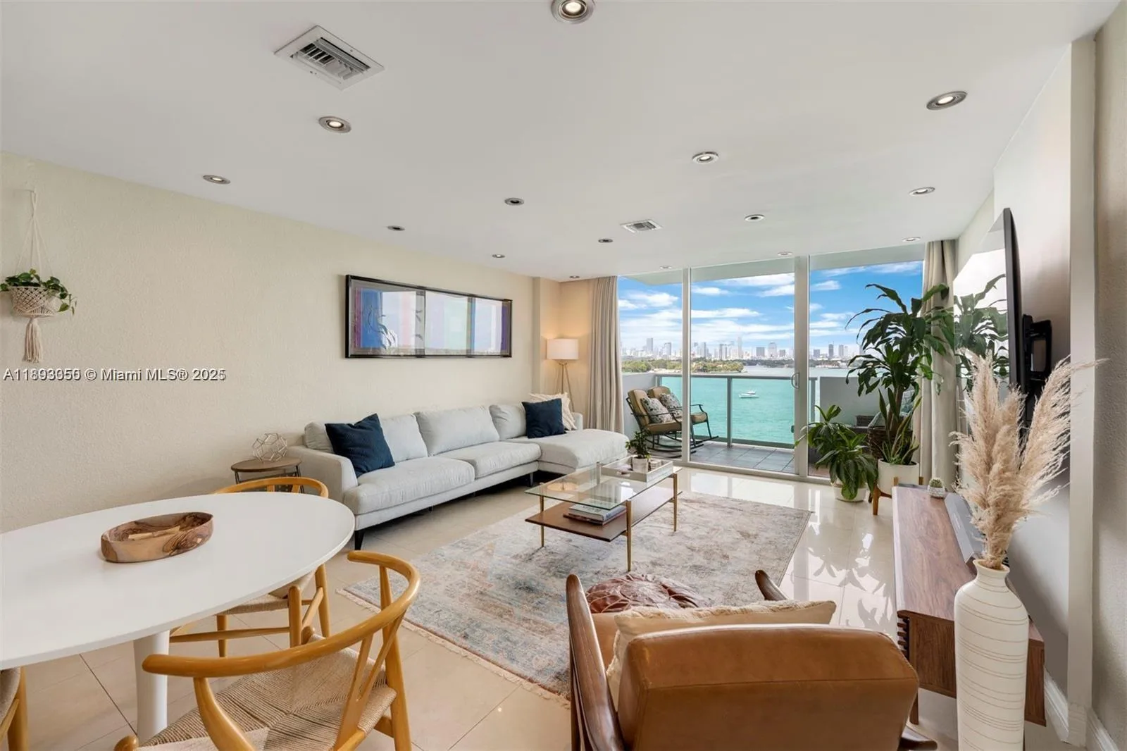 1200 West Ave # 725, Miami Beach, FL 33139 photo 2