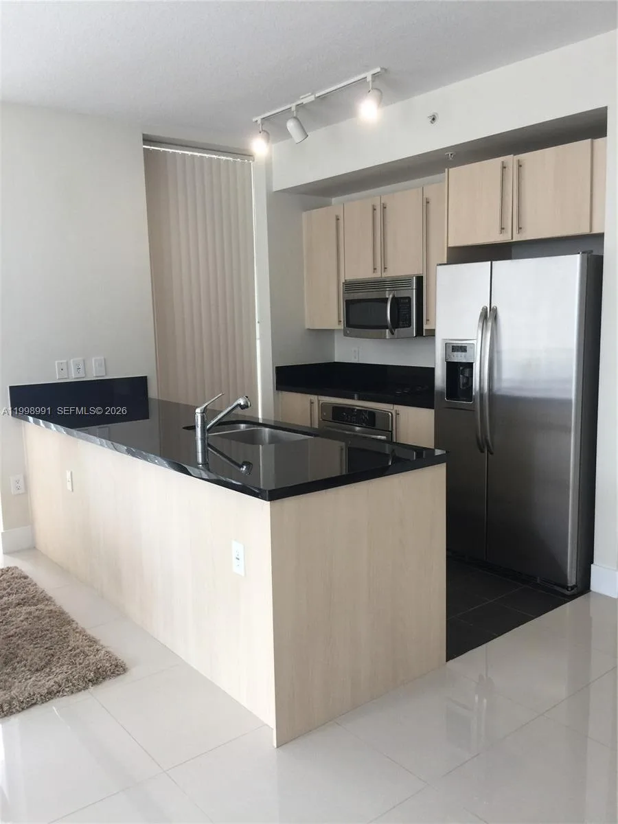 79 SW 12th St # 1406-S, Miami, FL 33130 photo 3