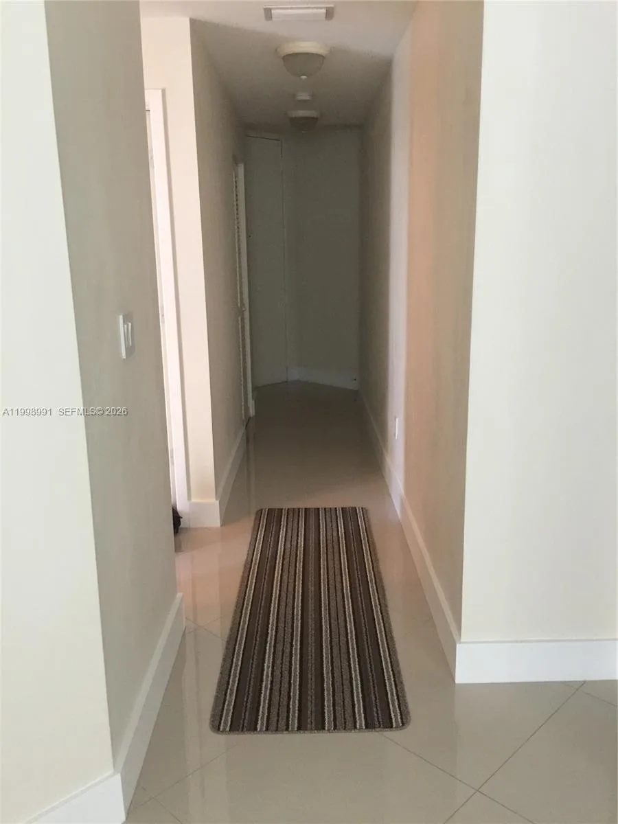 79 SW 12th St # 1406-S, Miami, FL 33130 photo 4