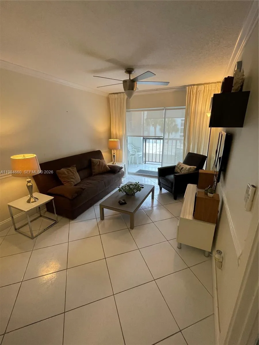 201 178th Dr # 313, Sunny Isles Beach, FL 33160 photo 4