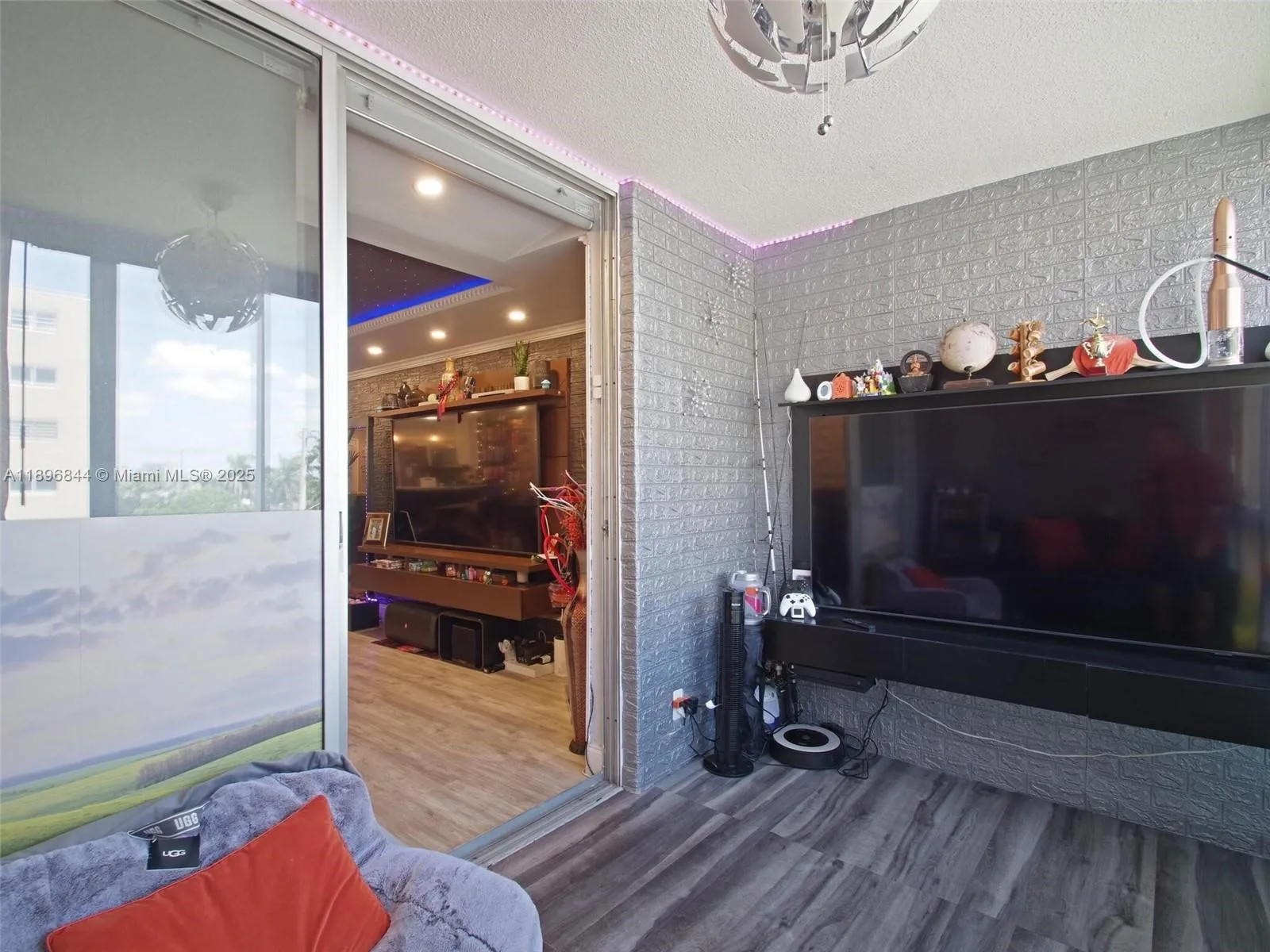 420 NE 12th Ave # 401, Hallandale Beach, FL 33009 photo 12