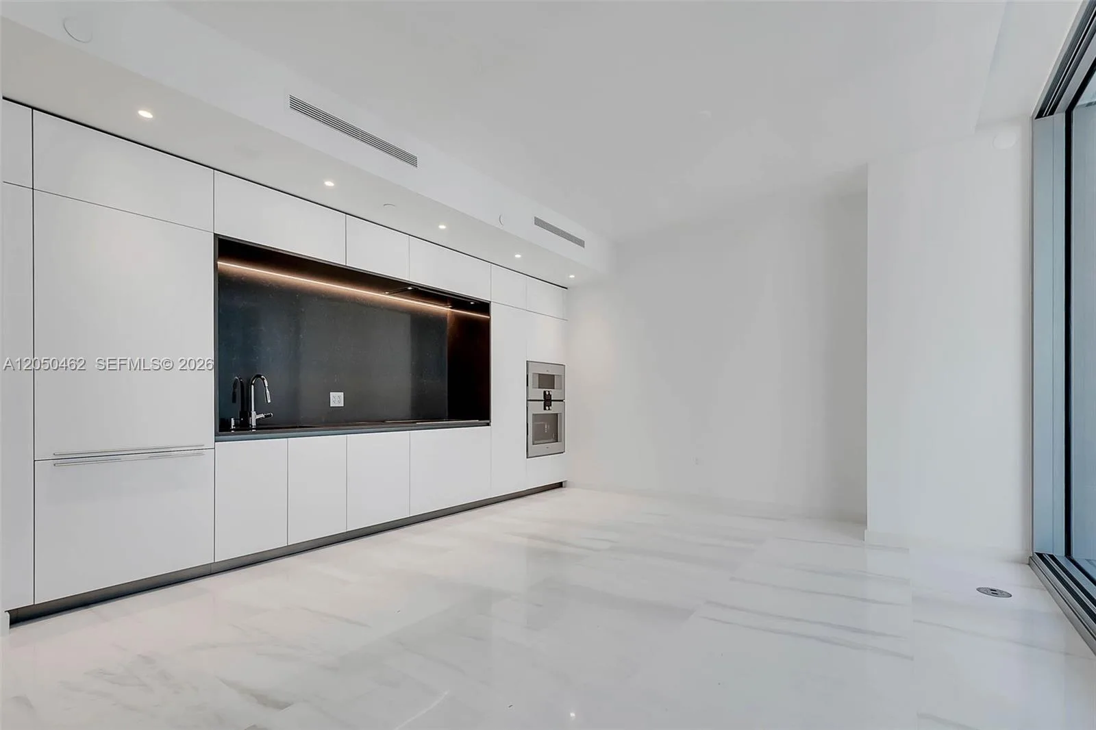 300 Biscayne Boulevard Way # 3008W, Miami, FL 33131 photo 5